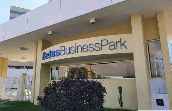 VENDE-SE ESCRITÓRIO NO BELLAS BUSINESS PARK TALATONA